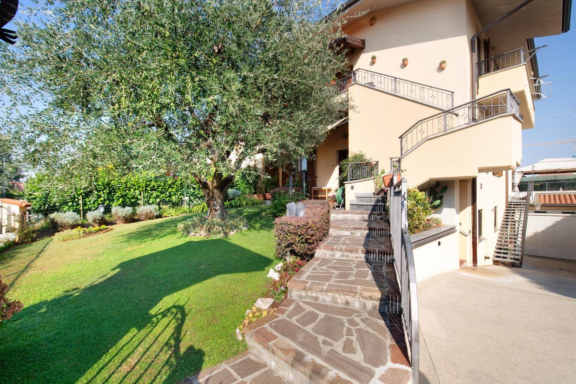 Casa Elli Villa Osio Sotto Luaran gambar